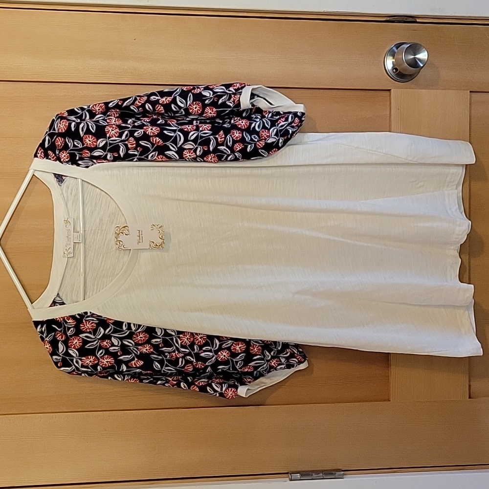 Suzanne Betro scoop neck tee with blousey arms